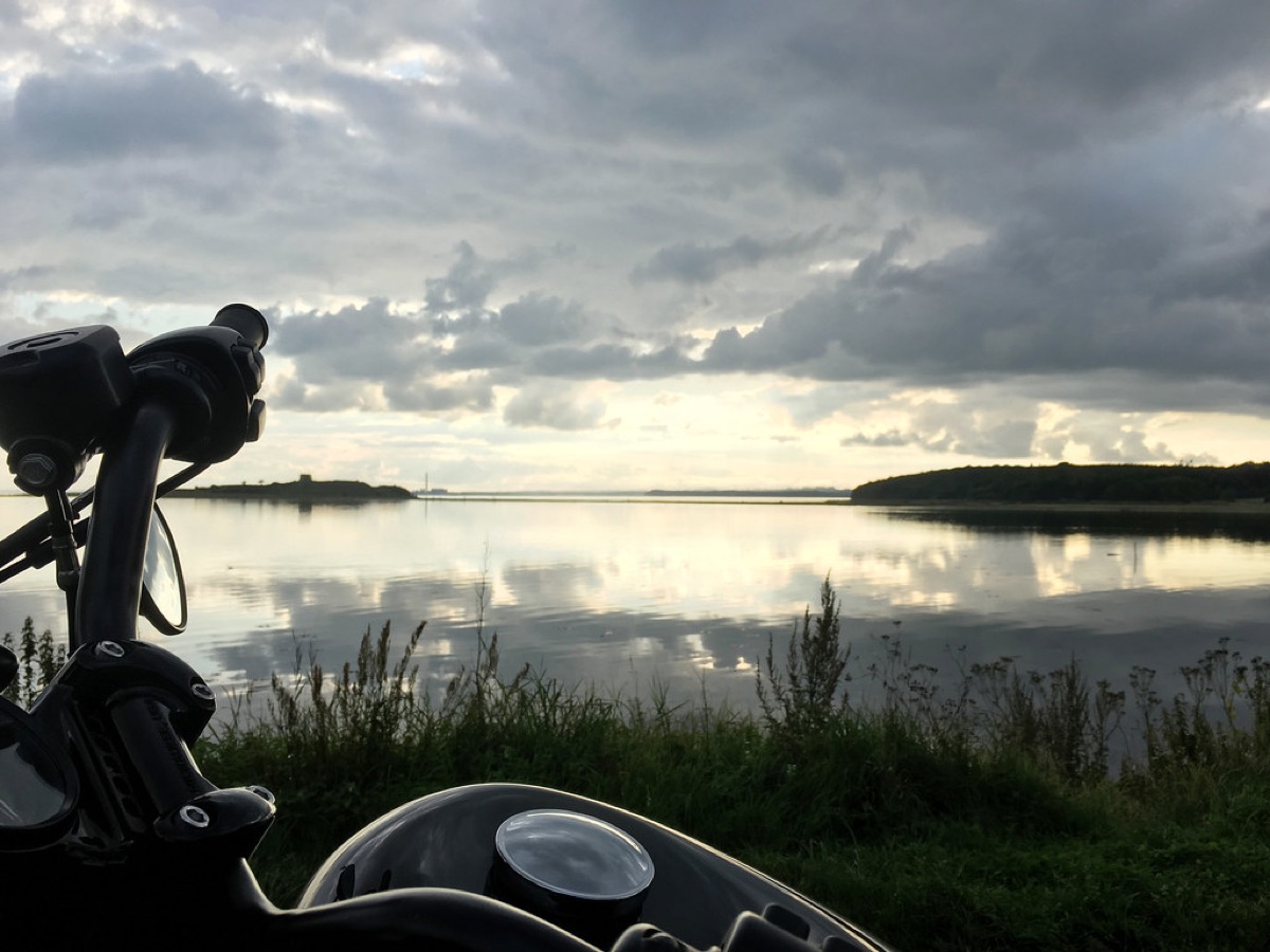 Moteur chromé de moto de type cruiser