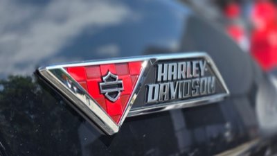 Comparativa Cruceros: Harley-Davidson vs Triumph en