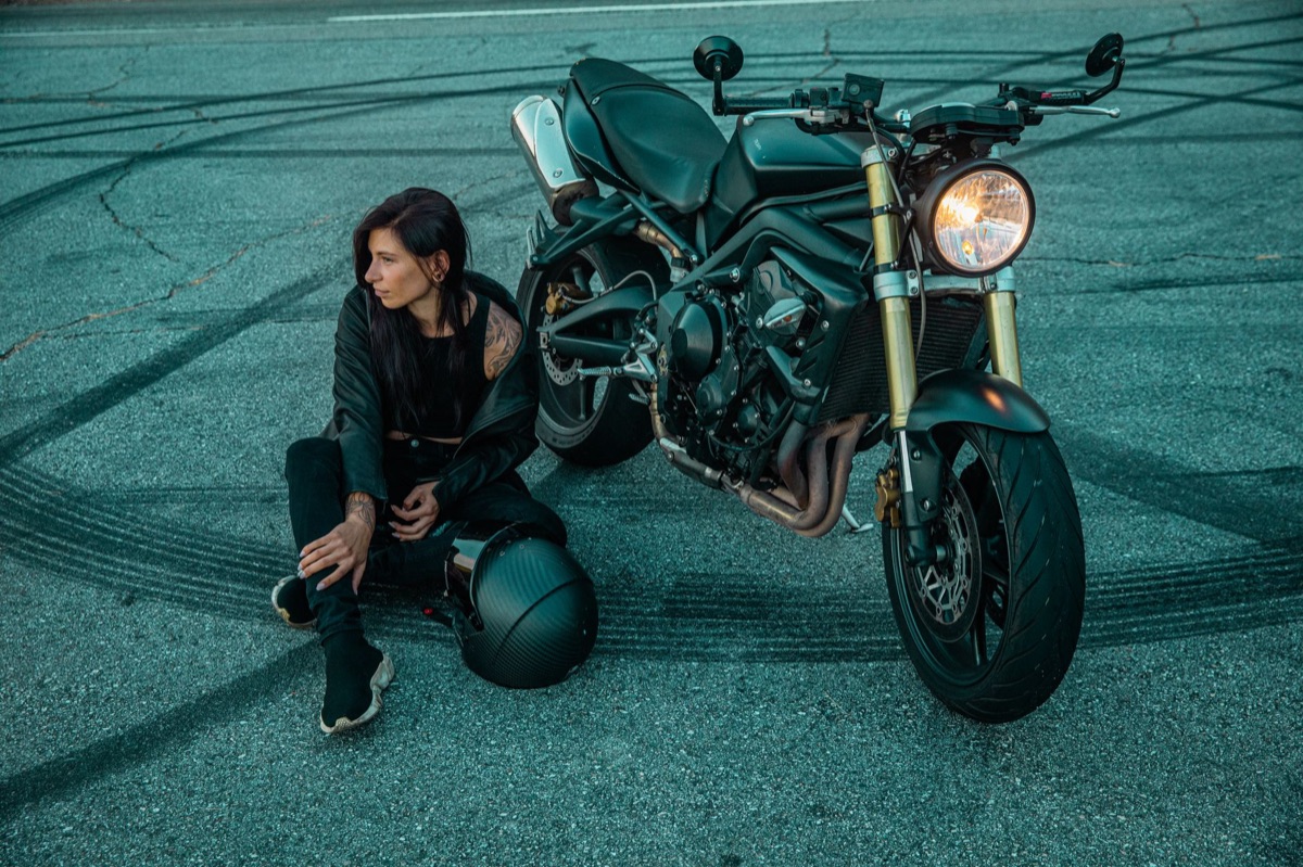 motocicleta triumph cruiser diseño