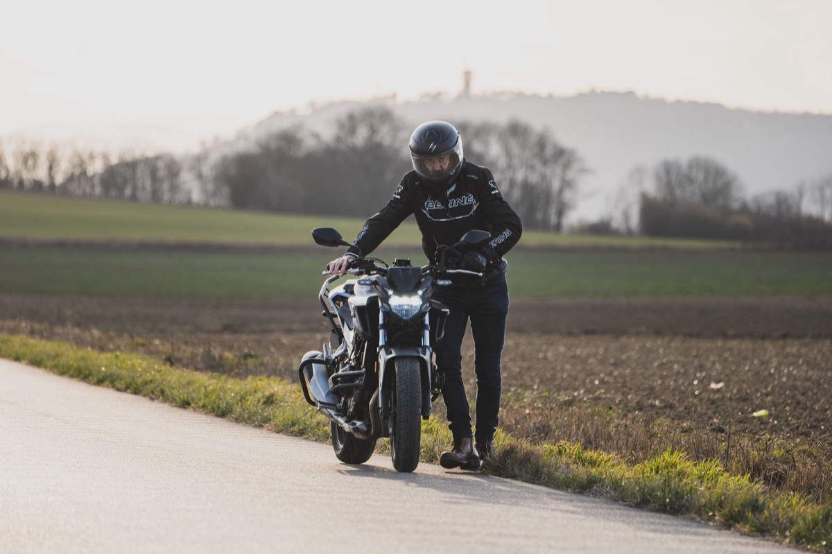 Veste de moto et ses fermetures