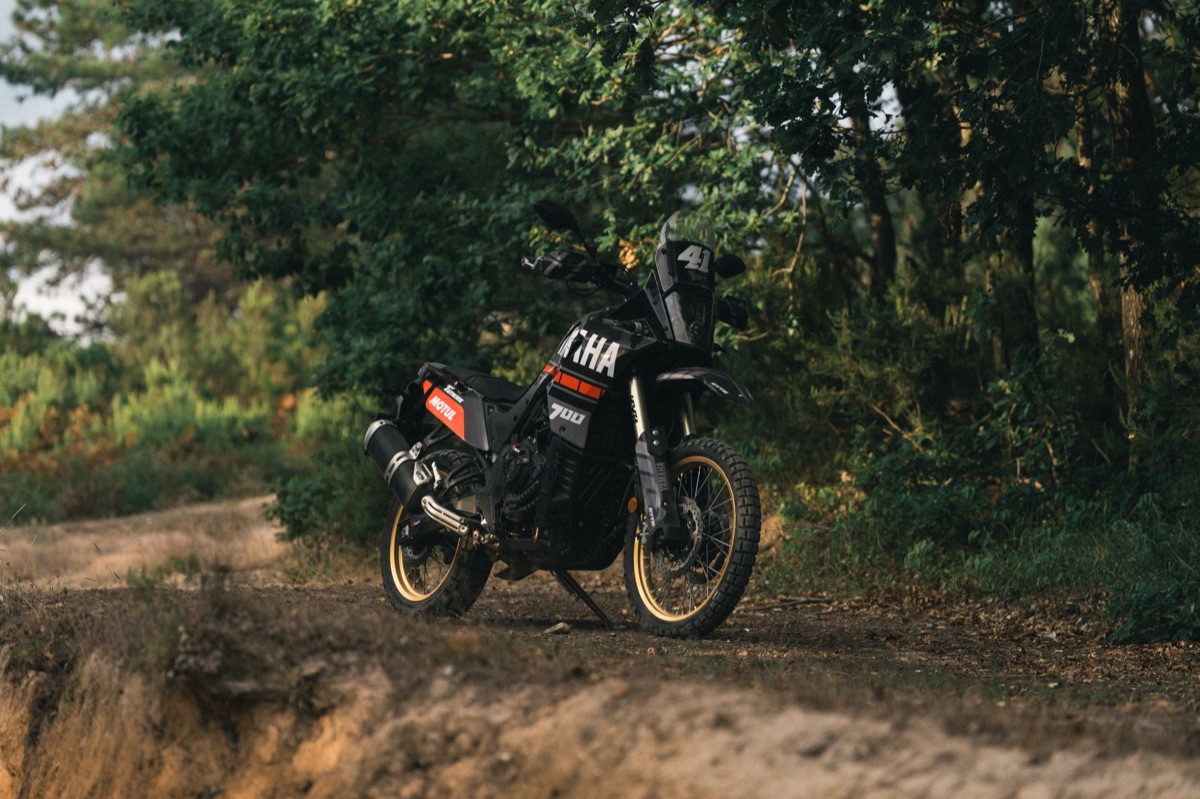 Moto touring vs deportiva: cómo elegir la mejor para ti