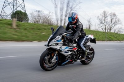 Motocicletta: tips per la protezione aerodinamica e il comfort