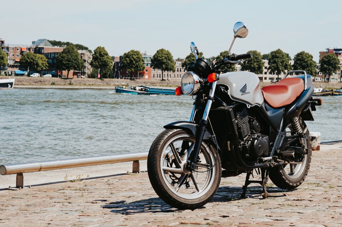Motorfiets specificaties: het onderscheid tussen touring en sportieve modellen