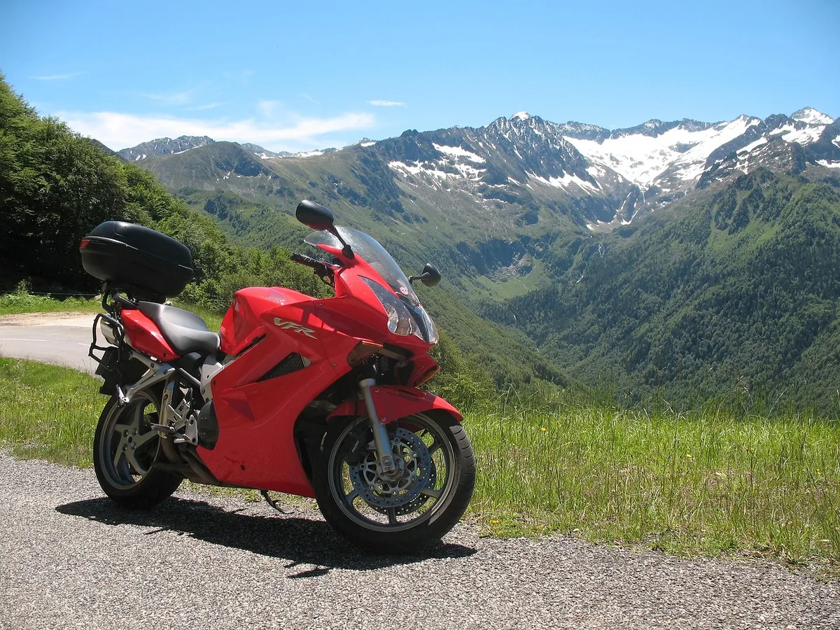 transport, honda vfr, 800cc, 4 cylinder, petrol engine, motorcycle, red, touring, travel, mountains, panorama, nature, view, 2-wheeler, helmet, blissful, de-str